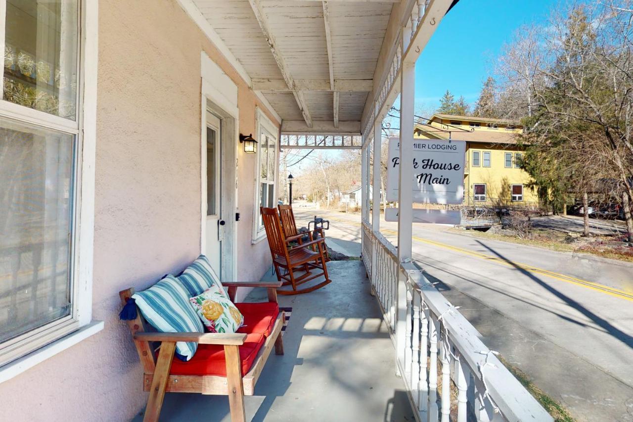 The Pink House On Main - Lower Eureka Springs Extérieur photo