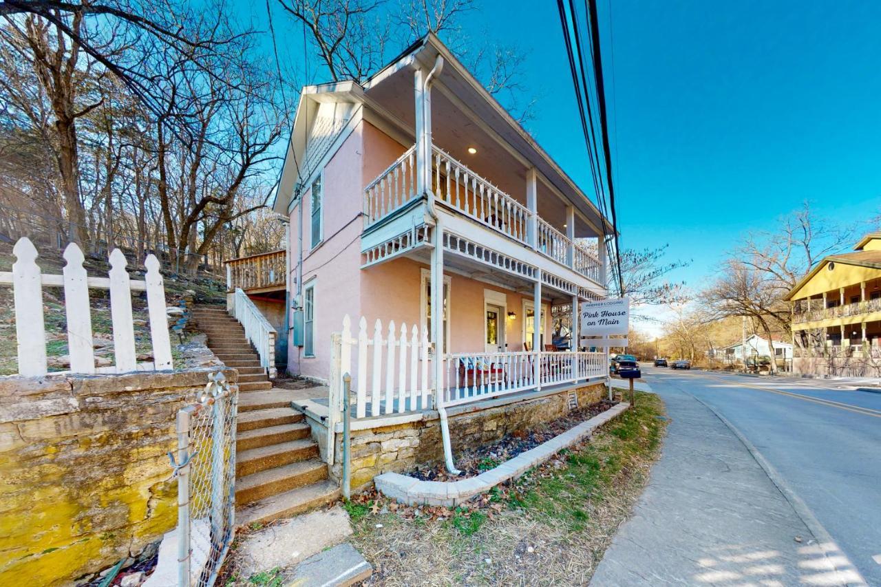 The Pink House On Main - Lower Eureka Springs Extérieur photo